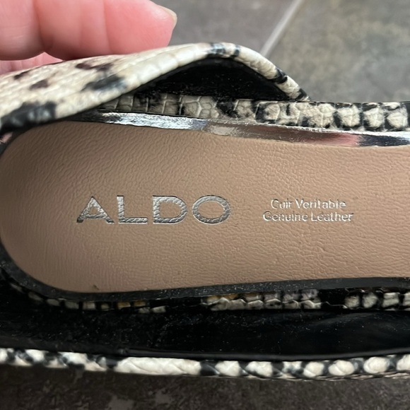 Aldo Snakeskin Pointed Toe Flats Size 7.5. - Picture 4 of 8